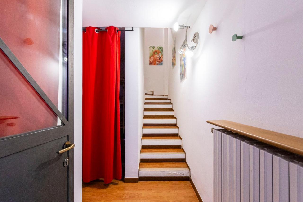 Extensive Terrace Navigli Toy Artistic Apartment Milan Exterior photo