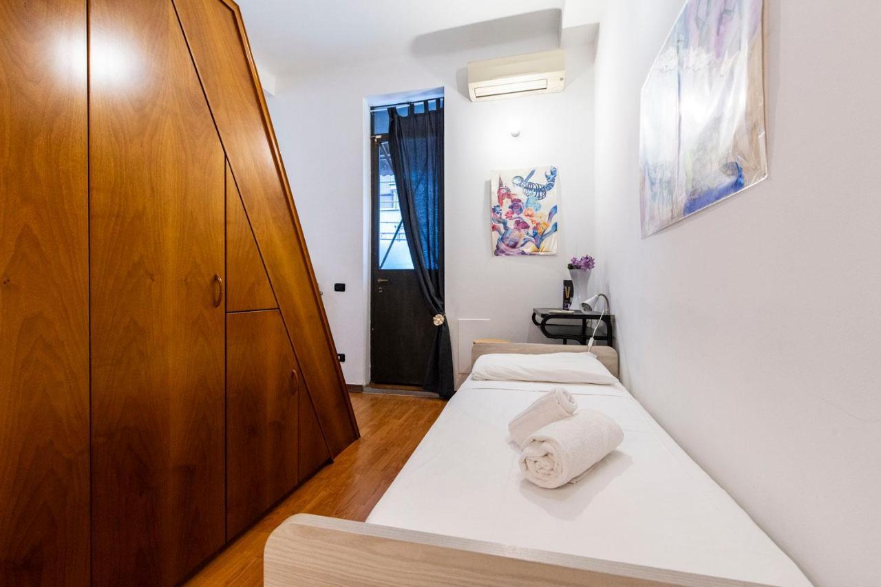 Extensive Terrace Navigli Toy Artistic Apartment Milan Exterior photo